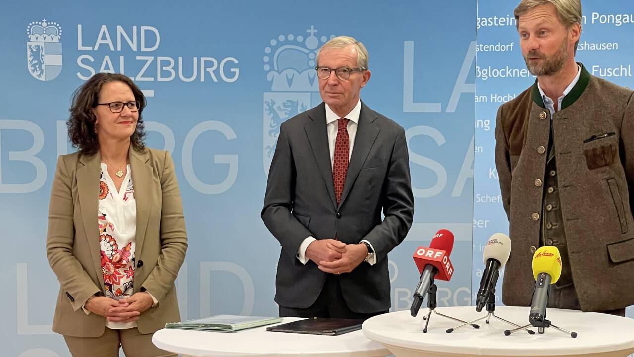 Pressekonferenz im Oktober 2022: LH Wilfried Haslauer, Landesrätin Daniela Gutschi und Grundbesitzer Max Mayr Melnhof.  