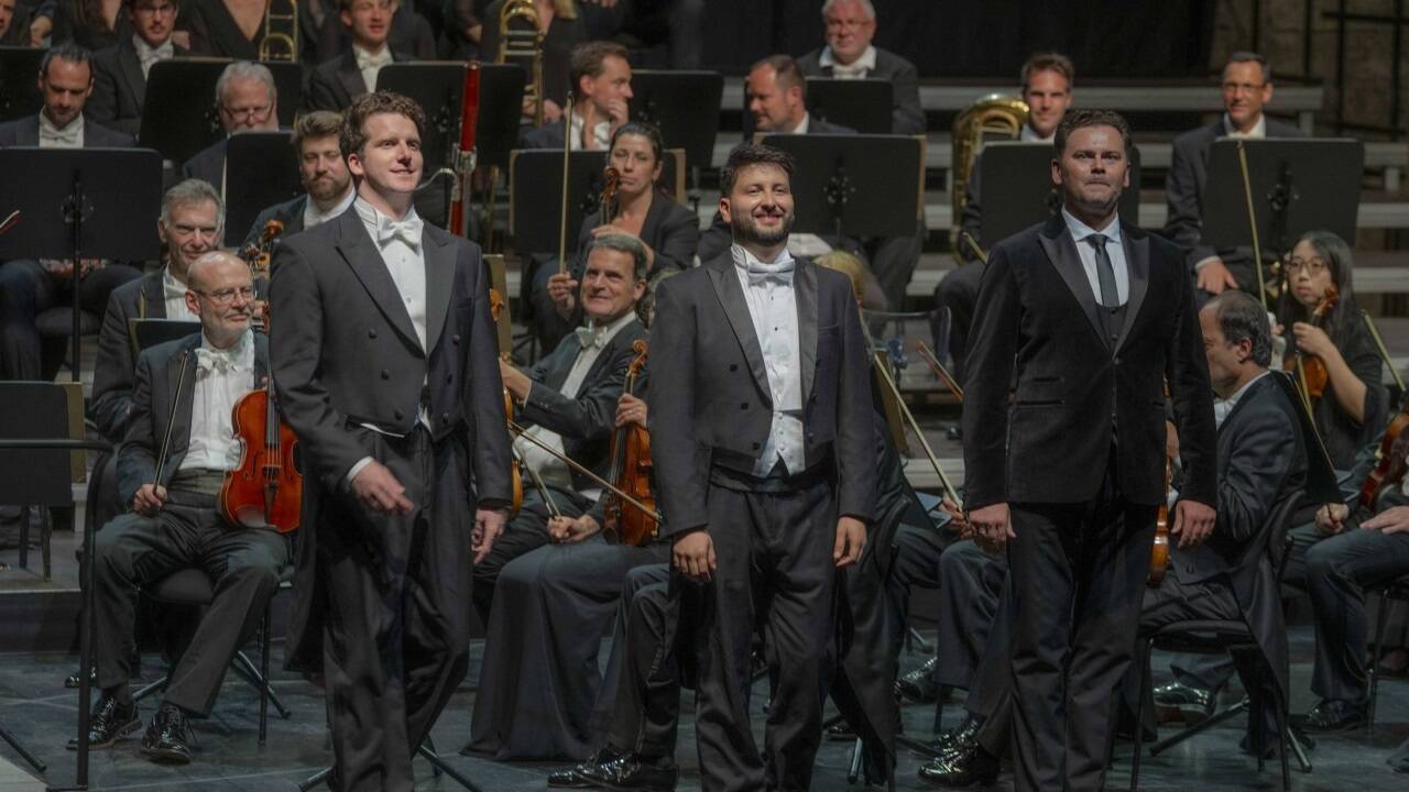 Liam James Karai (Horatio), Raúl Gutiérrez (Marcellus), Jerzy Butryn (Polonius) 