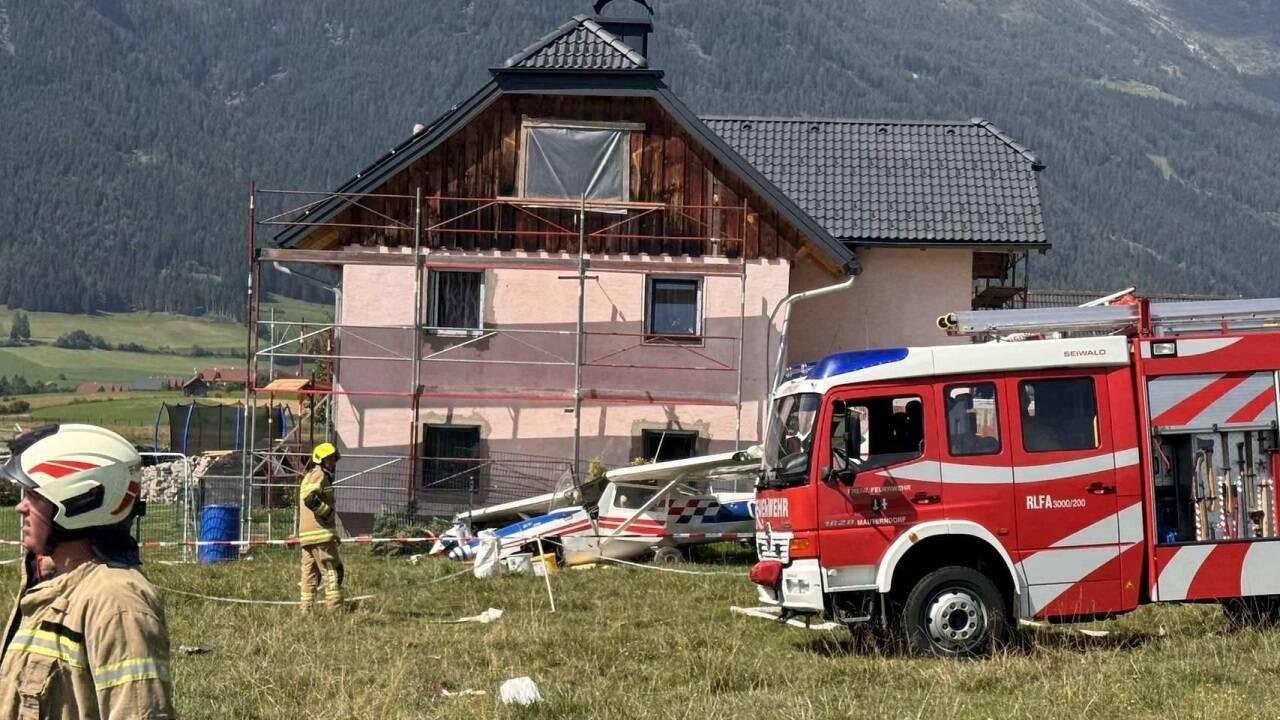Leichtflugzeug in Mauterndorf abgestürzt. Leichtflugzeug in Mauterndorf abgestürzt.
