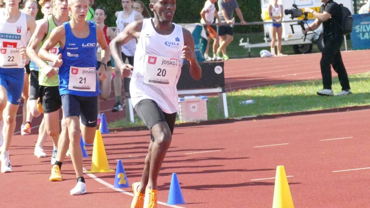 Paul Reichl (Union Salzburg LA) an der Spitze des Felds über 1000 Meter. Paul Reichl (Union Salzburg LA) an der Spitze des Felds über 1000 Meter.