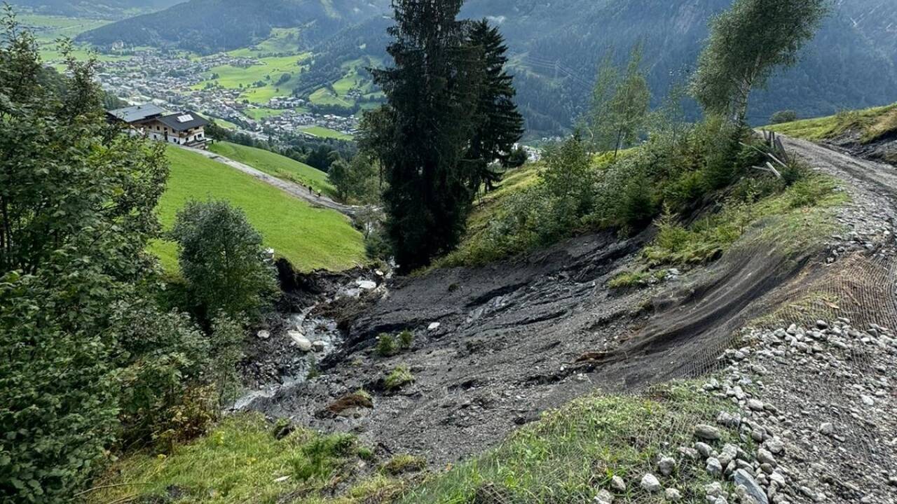 In Kaprun liefen am Sonntag die Aufräumarbeiten auf Hochtouren. 