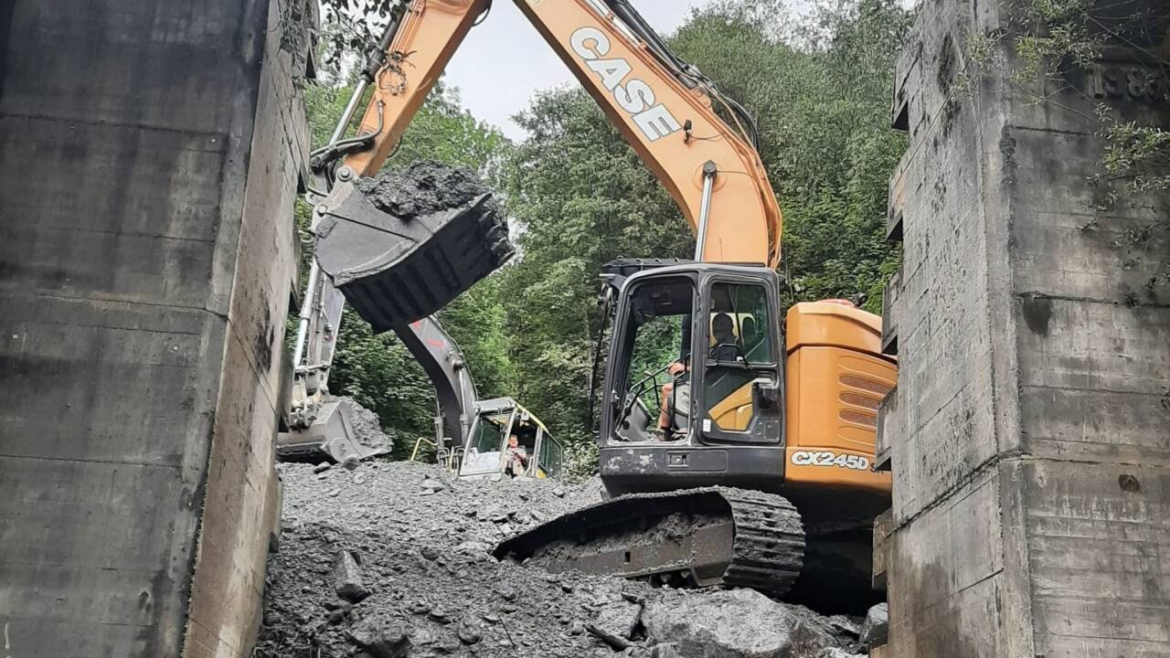 Die Sperre im Menggraben wird derzeit entleert, damit diese wieder Geröll aufnehmen kann. 