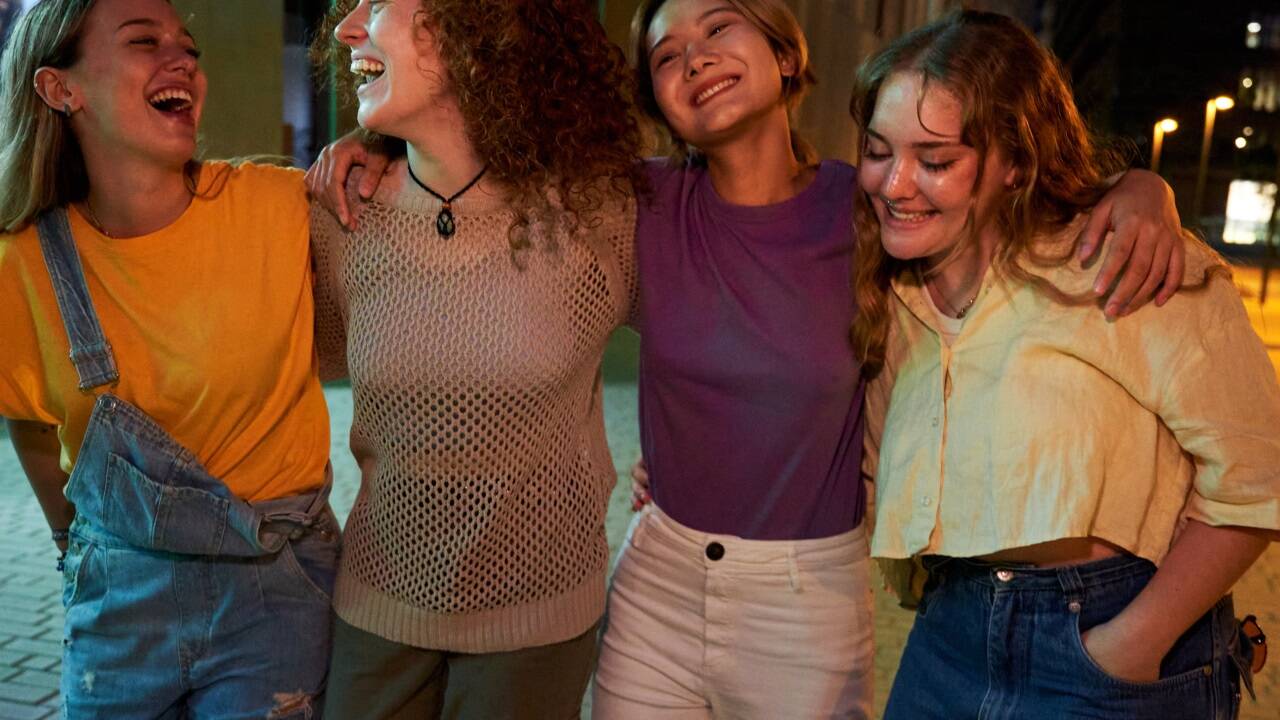 Feiern im öffentlichen Raum, ohne dumm angesprochen oder angegriffen zu werden, ist für viele junge Frauen nicht selbstverständlich.  