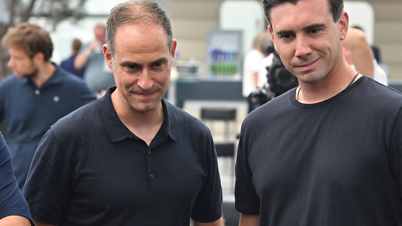 49-Prozent-Eigentümer Mark Mateschitz (rechts) mit Geschäftsführer Oliver Mintzlaff. Der stand im Konflikt um Formel-1-Chef Christian Horner im Fokus, jetzt ist der zweite Geschäftsführer Franz Watzlawick (nicht im Bild) gefordert. Er leitet das globale Dosengeschäft. 
