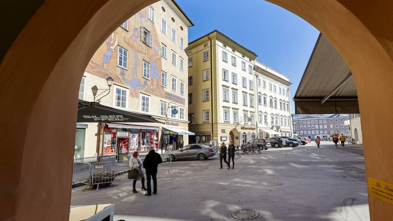 Der Waagplatz wird ab September mit Granitsteinen gepflastert. Der Waagplatz wird ab September mit Granitsteinen gepflastert.