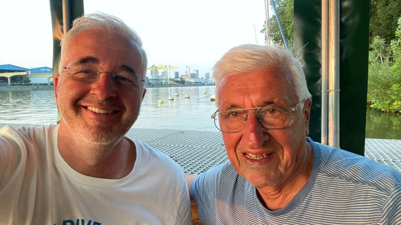 Roland und sein Vater Josef Bieber auf großer Fahrt. Roland und sein Vater Josef Bieber auf großer Fahrt.