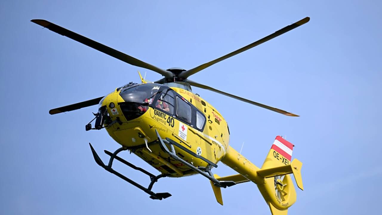 Mit Rettungshubschrauber ins Krankenhaus gebracht  Mit Rettungshubschrauber ins Krankenhaus gebracht