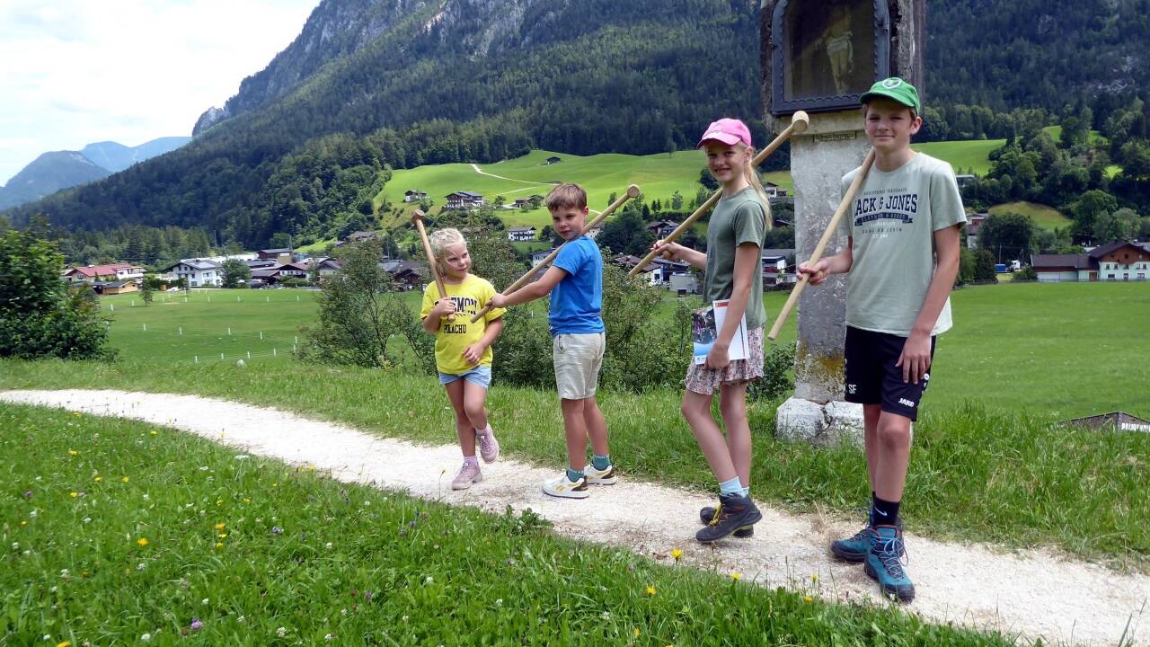 Mit höchster Konzentration unterwegs auf der Bauerngolfrunde in Unken. 