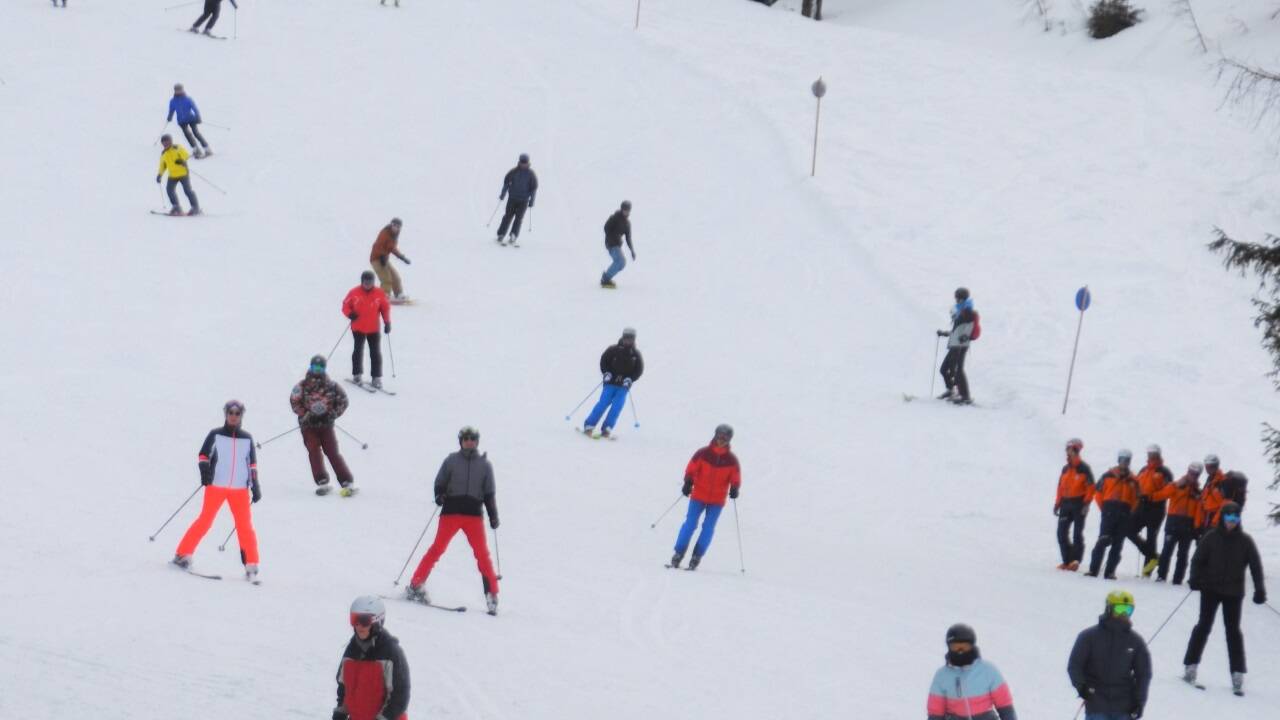 Volle Skipisten – wie hier in der vergangenen Saison in Zauchensee – soll es in rund drei Monaten wieder geben. Volle Skipisten – wie hier in der vergangenen Saison in Zauchensee – soll es in rund drei Monaten wieder geben.