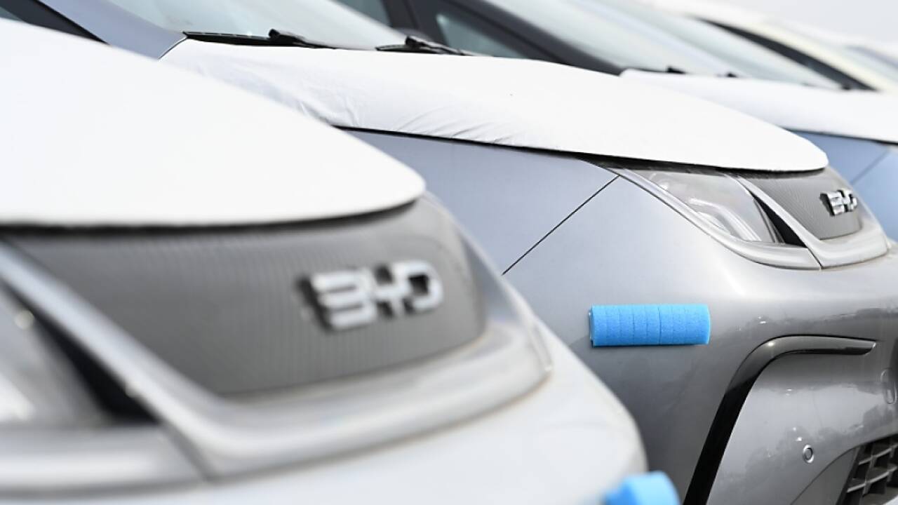 Chinas günstige E-Autos bereiten westlichen Industriestaaten Sorgen  Chinas günstige E-Autos bereiten westlichen Industriestaaten Sorgen