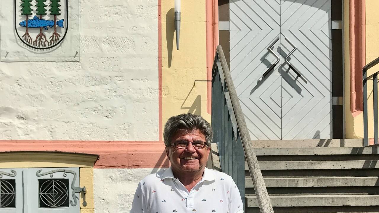 Sieht aus wie Urlaub, ist aber Wahlkampf: 34 Jahre lang war der Christdemokrat Michael Brychcy Chef im Waltershäuser Rathaus, jetzt kandidiert er für den Landtag. Und macht sich über die Lust der Thüringer am Protest keine Illusionen  Sieht aus wie Urlaub, ist aber Wahlkampf: 34 Jahre lang war der Christdemokrat Michael Brychcy Chef im Waltershäuser Rathaus, jetzt kandidiert er für den Landtag. Und macht sich über die Lust der Thüringer am Protest keine Illusionen