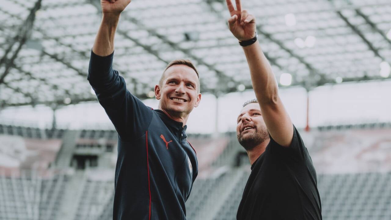 Trainer Pep Lijnders (l.) und Sportdirektor Bernhard Seonbuchner suchen nach weiteren Verstärkungen. 