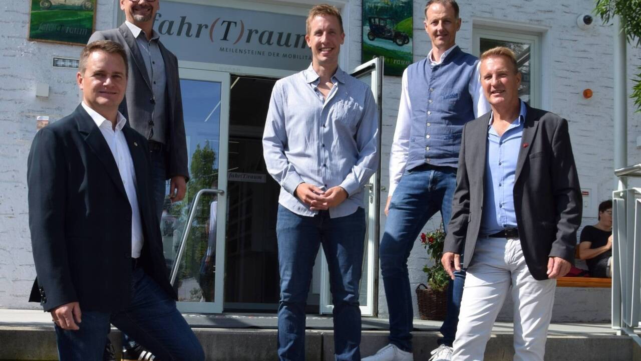 Lions-Club-Präsident Herbert Reibersdorfer, fahr(T)raum-Geschäftsführer Jakob Iglhauser, künstlerischer Leiter Johannes Hofbauer, Landeskapellmeister Roman Gruber und Musikum-Direktor Wolfgang Gappmaier 