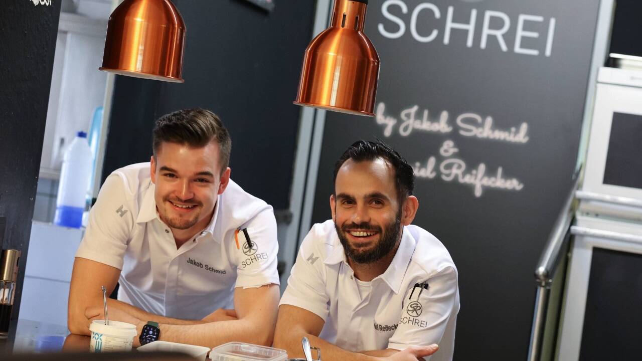 Jakob Schmid und Daniel Reifecker führen das Pop-up-Restaurant Schrei. 