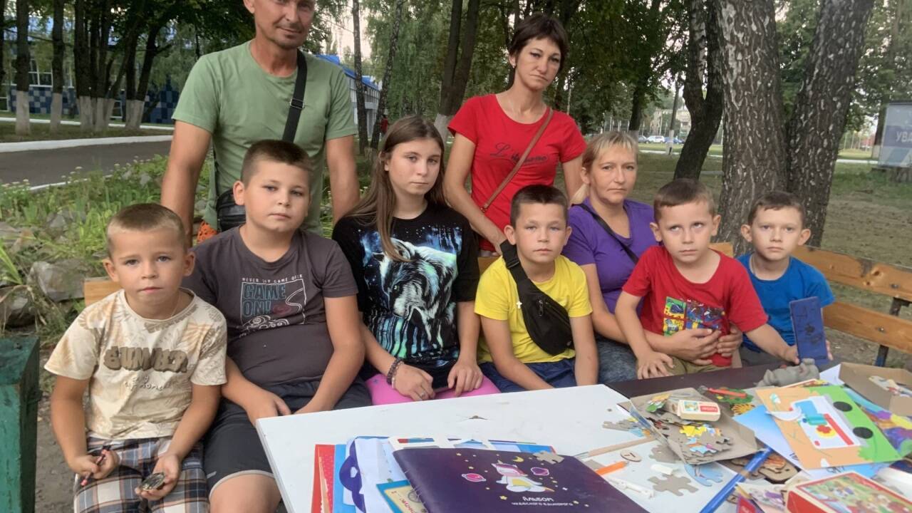 Wladislaw und Larissa Nemzow mit Larissas Schwester und den Kindern beider Familien. 