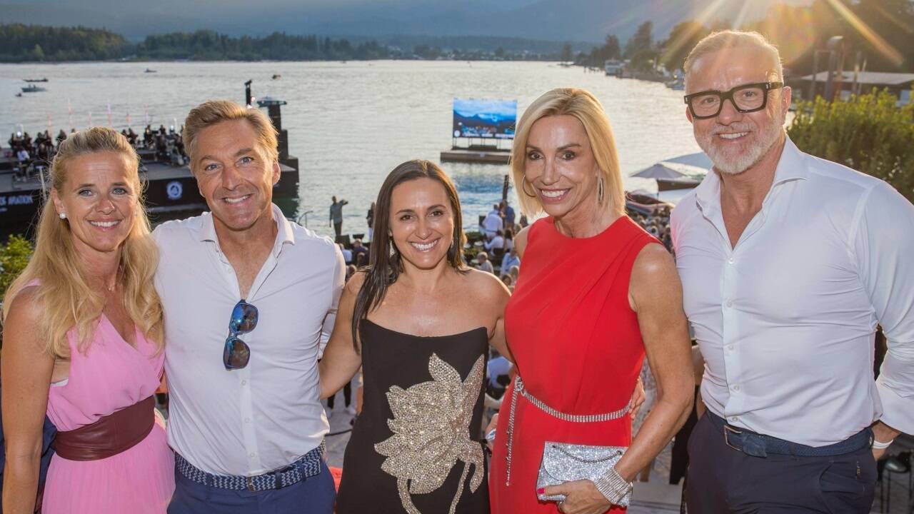 Ex-Skistar Hans Knauss zusammen mit seiner Frau Barbara, scalaria-Geschäftsleiterin Simone Gastberger, CEO der Wings for Life Stiftung Anita Gerhardter mit ihrem Partner Daniel Bauchinger.  Ex-Skistar Hans Knauss zusammen mit seiner Frau Barbara, scalaria-Geschäftsleiterin Simone Gastberger, CEO der Wings for Life Stiftung Anita Gerhardter mit ihrem Partner Daniel Bauchinger.