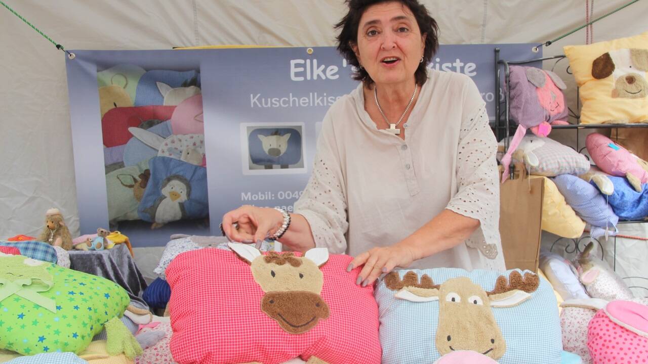 Besondere Unikate für die Kleinsten - Elke Schedler-Behrens Kuschelkissen. 