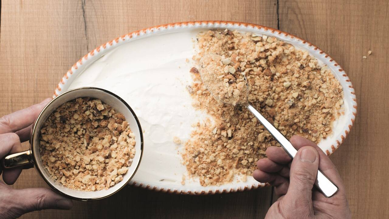 Der pensionierte Wiener Bankdirektor Manfred Wolzt (im Bild) ertüftelte eine alkoholische Wiederauferstehung von Panettone und Cantuccini.  