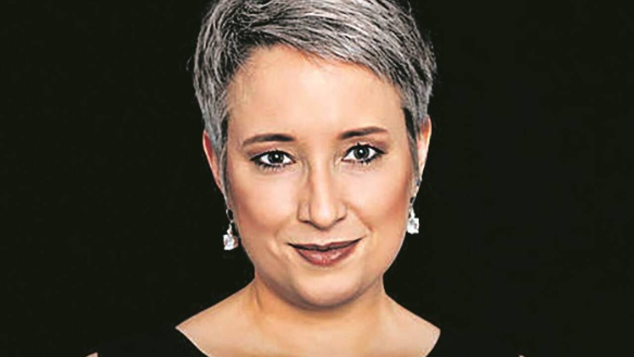 Elke Höfler.  Elke Höfler.