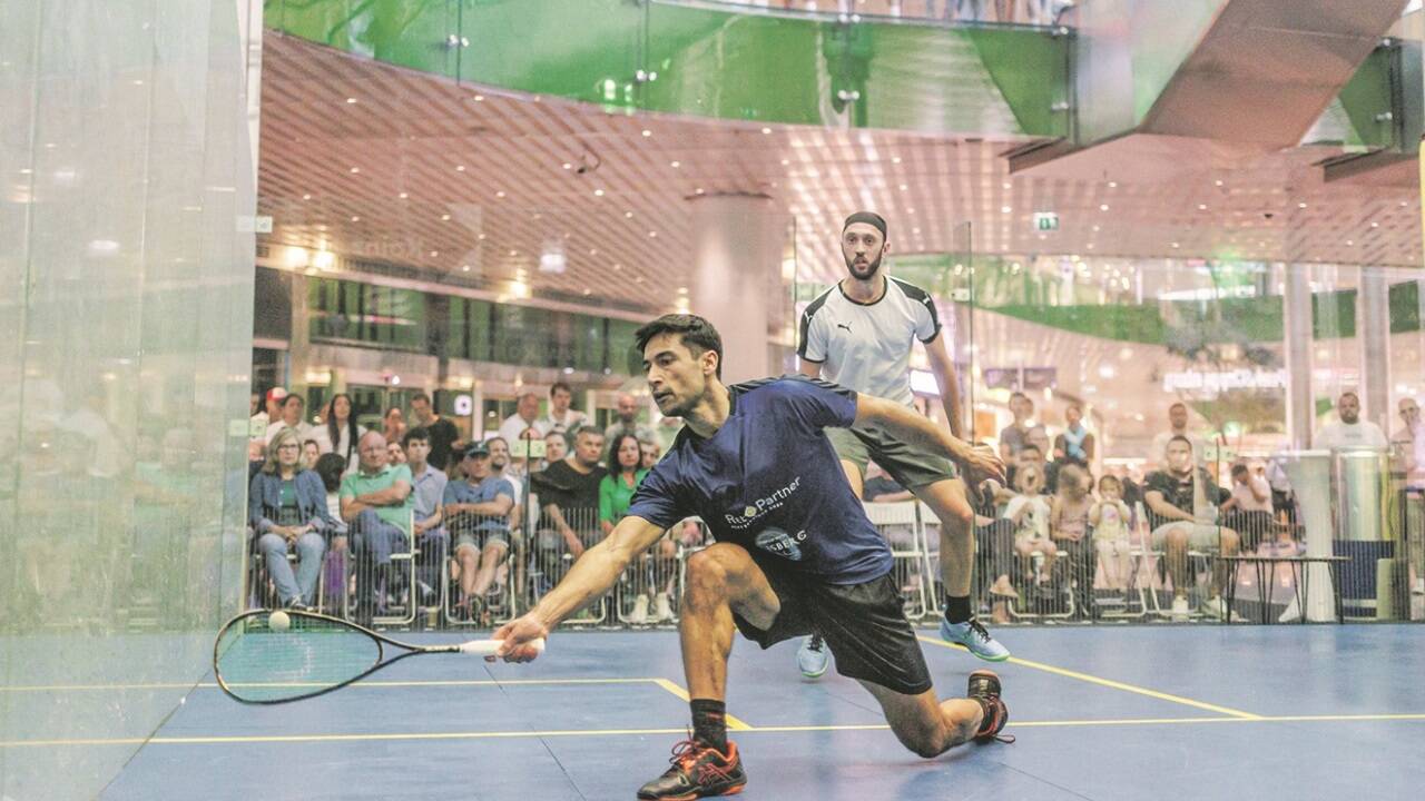 Das Squash-Turnier von Aqeel Rehman (vorne) im Europark lockte viele Weltklassespieler und Zuschauer an. Er hofft auf eine Fortsetzung im kommenden Jahr.  