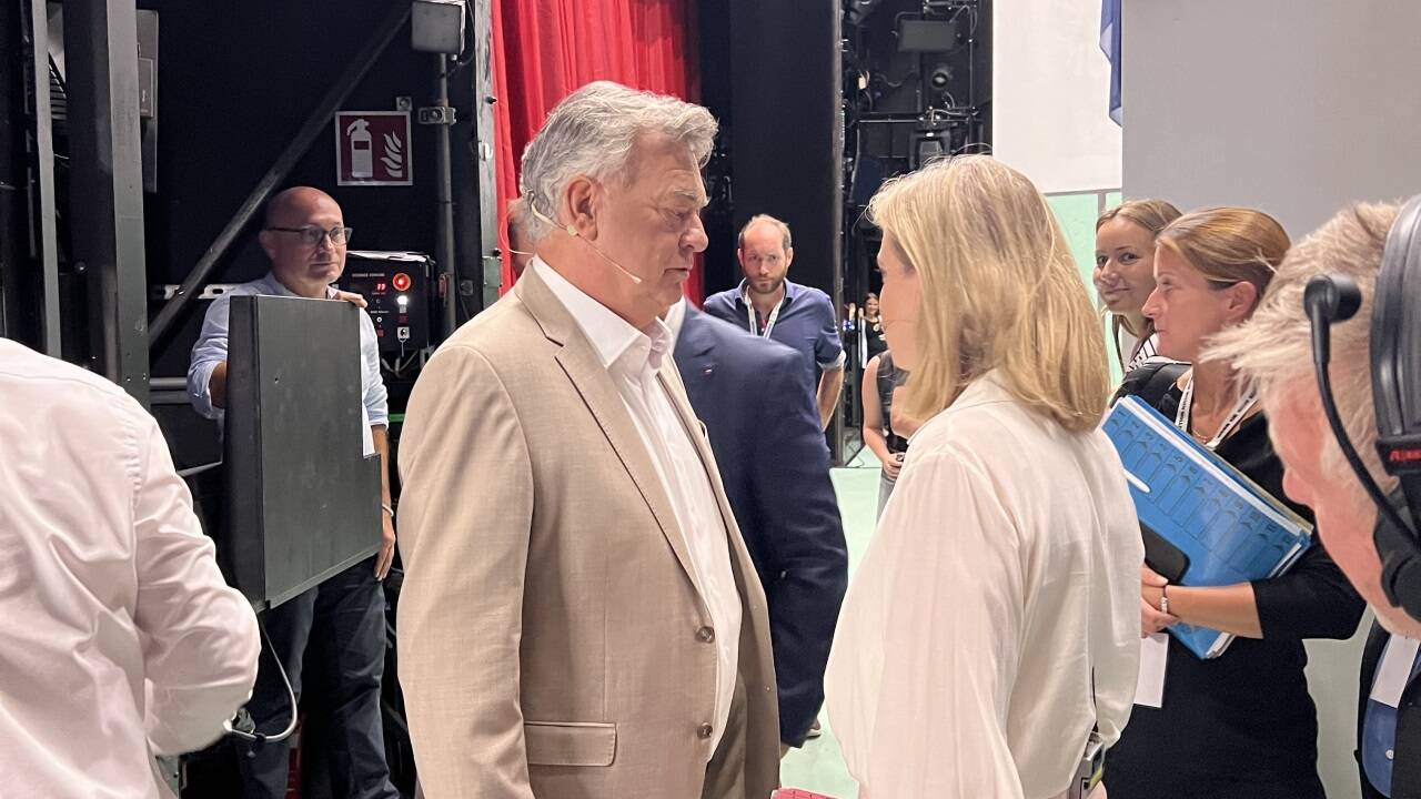 Werner Kogler und Beate Meinl-Reisinger plauderten noch Backstage. 