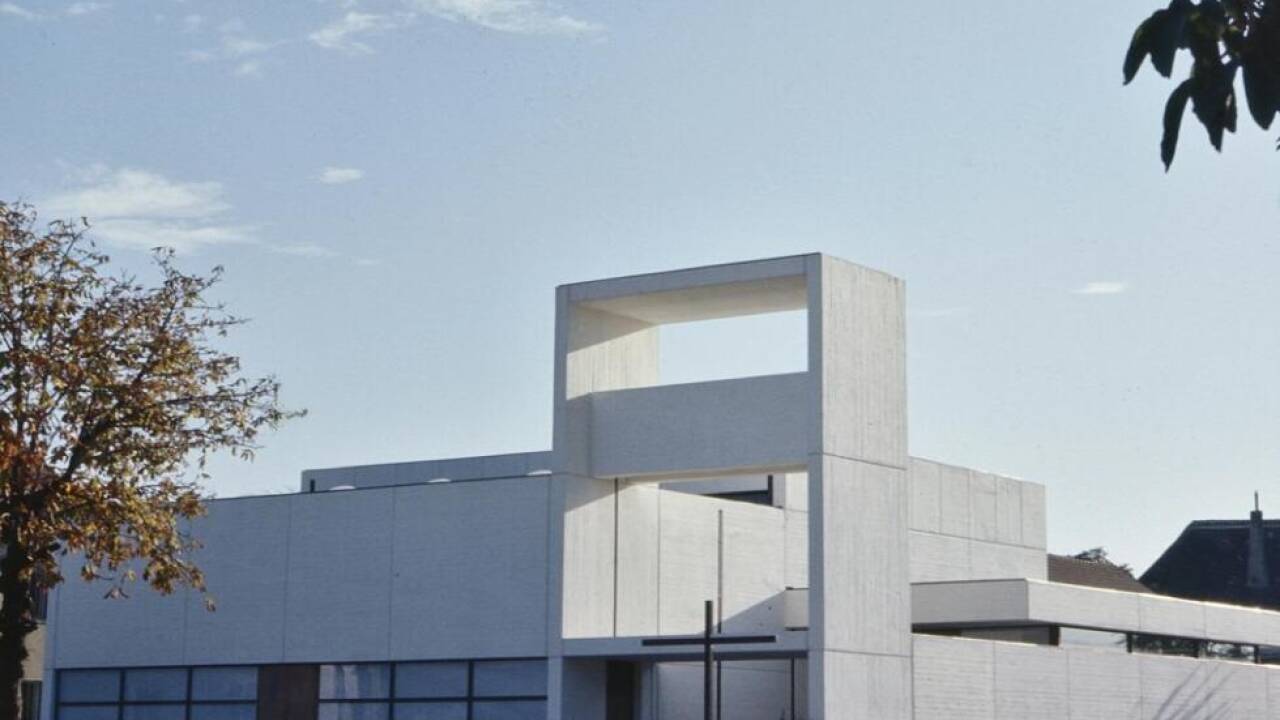 Carl Auböcks Kirche in Möllersdorf strebt in den Himmel 
