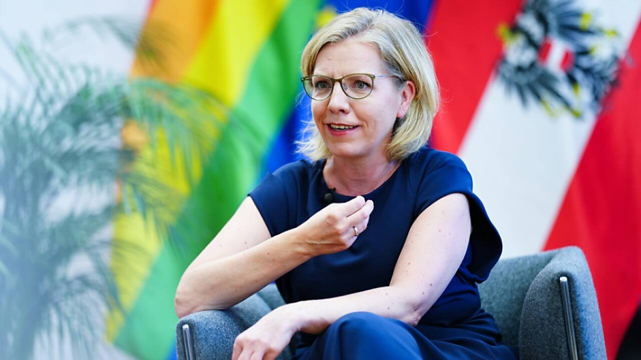 Gewessler will als Ministerin weitermachen 