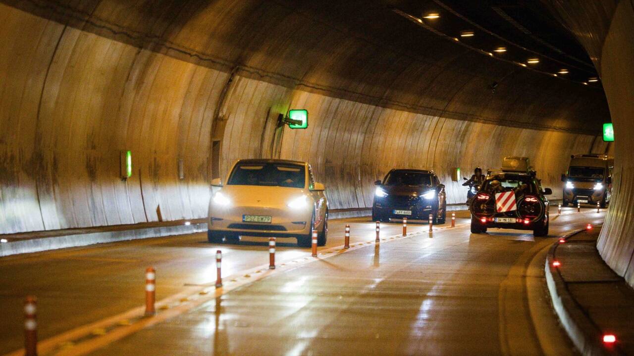 Im Gegenverkehr durch den Ofenauer-, Hiefler-, Brentenberg-, Zetzenberg- und Helbersbergtunnel – ab 11. bzw. 14. September bis Ende Juni 2025. 