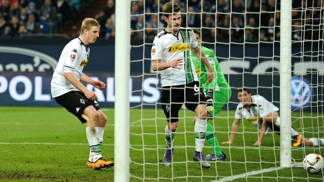 Schalke besiegte Gladbach auch dank Hinteregger-Eigentor