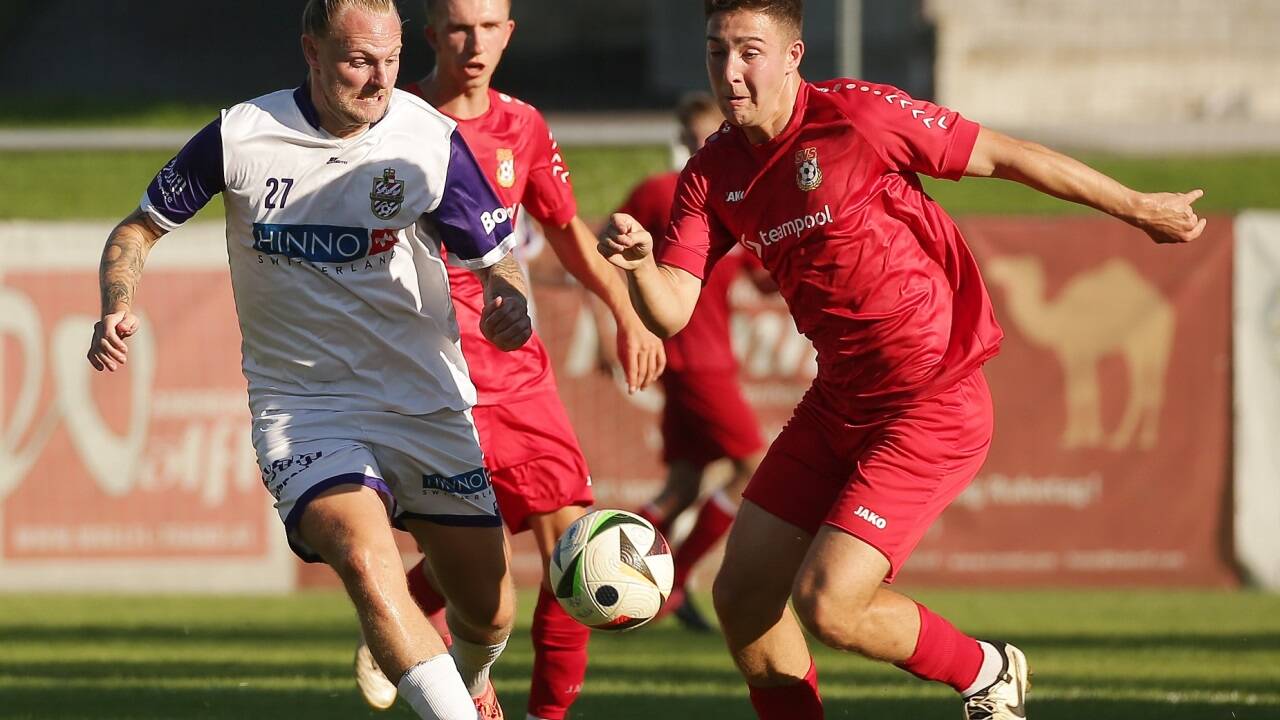 Salzburger Liga statt Icon League: Stefan Federer (l.) tat sich gegen Ex-Star Franck Ribery leichter als gegen Yehor Sapozhnikov und Co. Salzburger Liga statt Icon League: Stefan Federer (l.) tat sich gegen Ex-Star Franck Ribery leichter als gegen Yehor Sapozhnikov und Co.