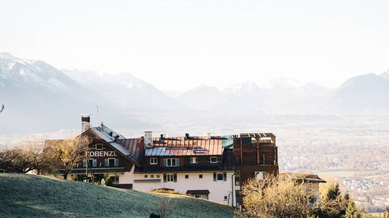Seit ein paar Jahren steht das Kobenzl auf dem Salzburger Gaisberg leer. Die Bilder stammen aus dem November 2022.  