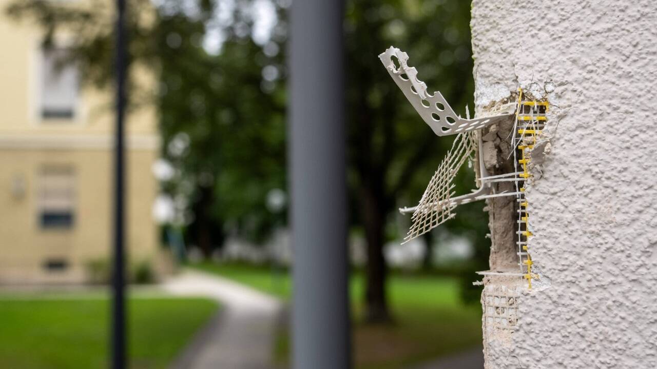 Ein Einschussloch beim Israelischen Generalkonsulat in München. 