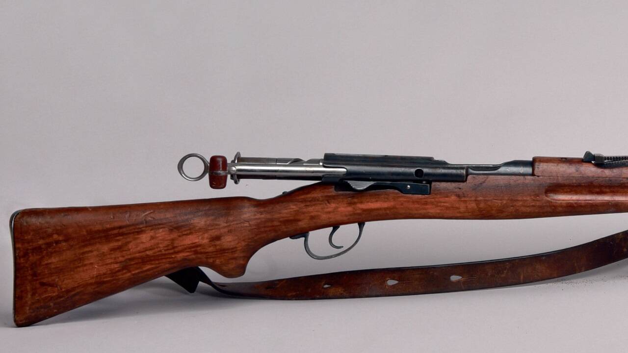 Diesen Schweizer Wehrmachtskarabiner kaufte der 18-jährige aus Neumarkt am Wallersee laut Polizei von einem Privaten Sammler aus dem Flachgau. 