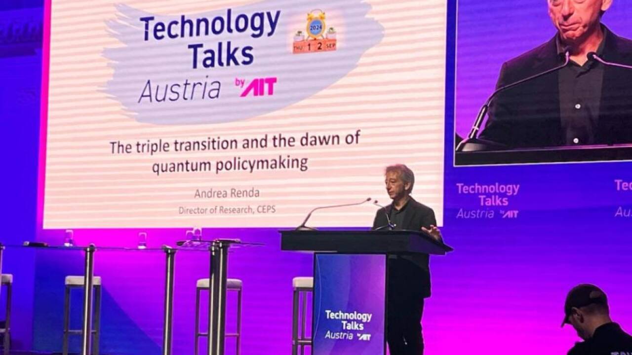 Keynote-Redner Andrea Renda stellte sein Konzept der 'Quantenpolitik' vor 