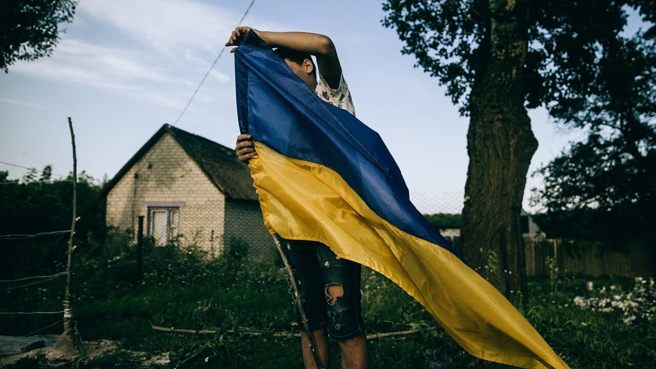 Fotoserie: „War is personal“. Inmitten Zehntausender ziviler und militärischer Opfer und einer Pattsituation zeichnet sich für den Krieg in der Ukraine kein Friedenszeichen ab. Die Fotoserie zeigt die alltägliche, persönliche Realität des Krieges.  Fotoserie: „War is personal“. Inmitten Zehntausender ziviler und militärischer Opfer und einer Pattsituation zeichnet sich für den Krieg in der Ukraine kein Friedenszeichen ab. Die Fotoserie zeigt die alltägliche, persönliche Realität des Krieges.