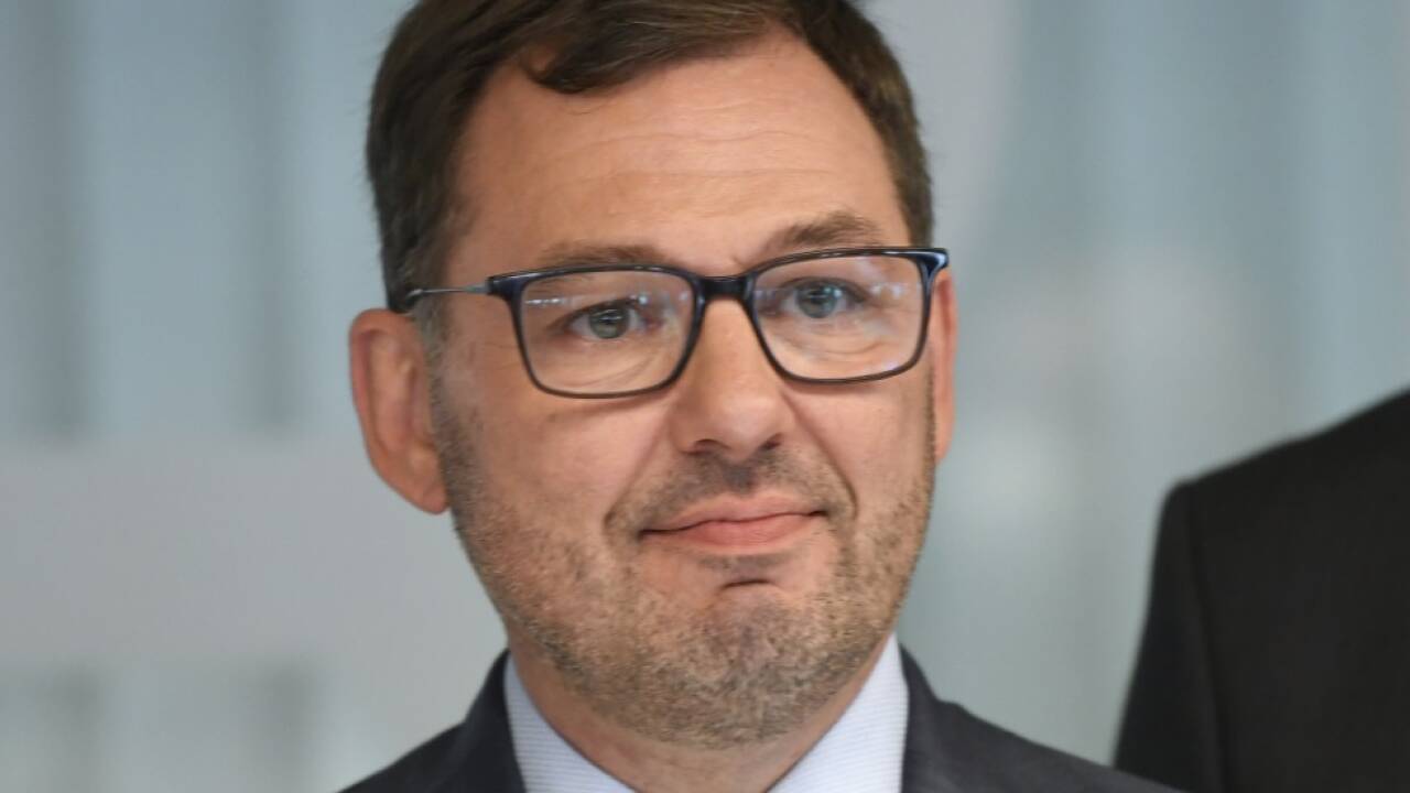 Robert Ziegler schweigt weiter zum Kommissionsbericht. 