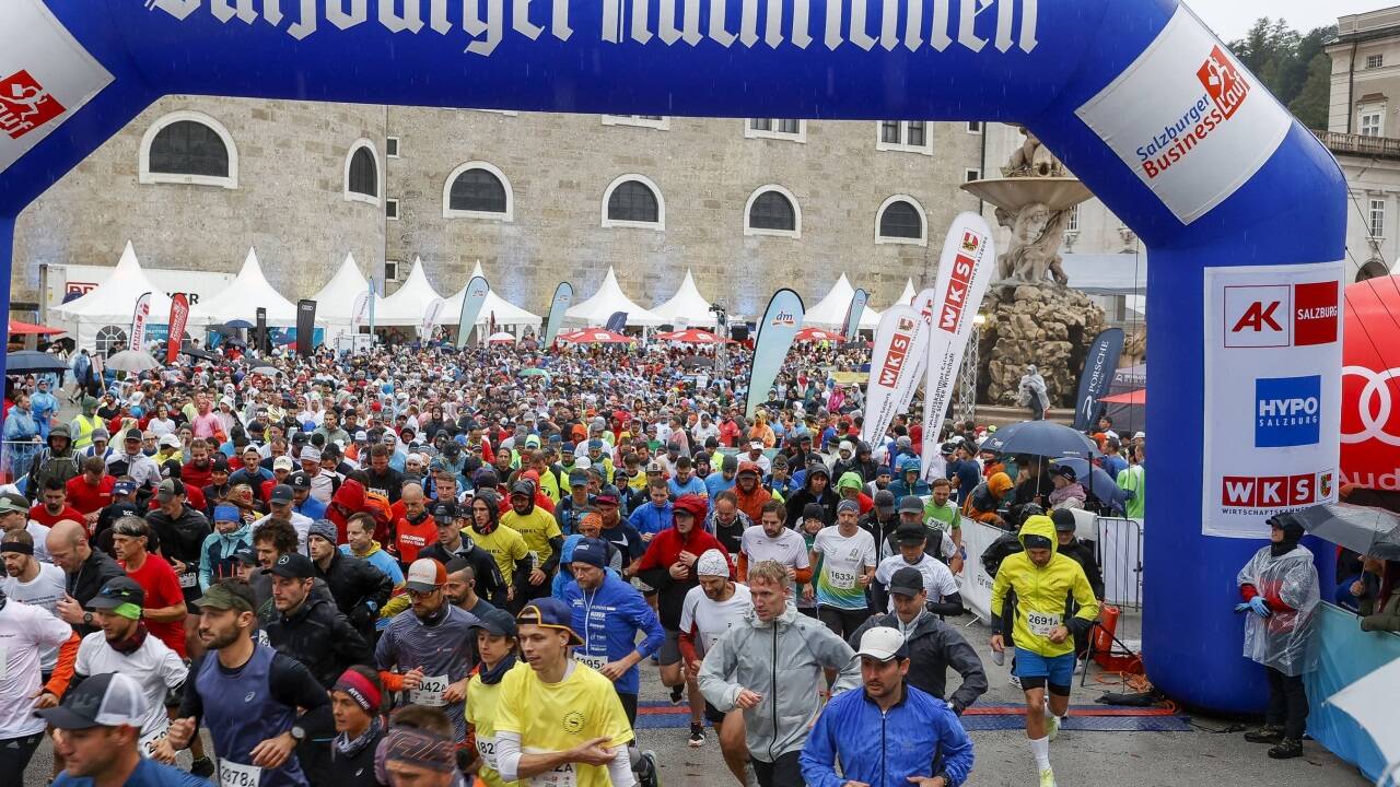 Strömender Regen konnte den 9000 Laufbegeisterten nichts anhaben. 