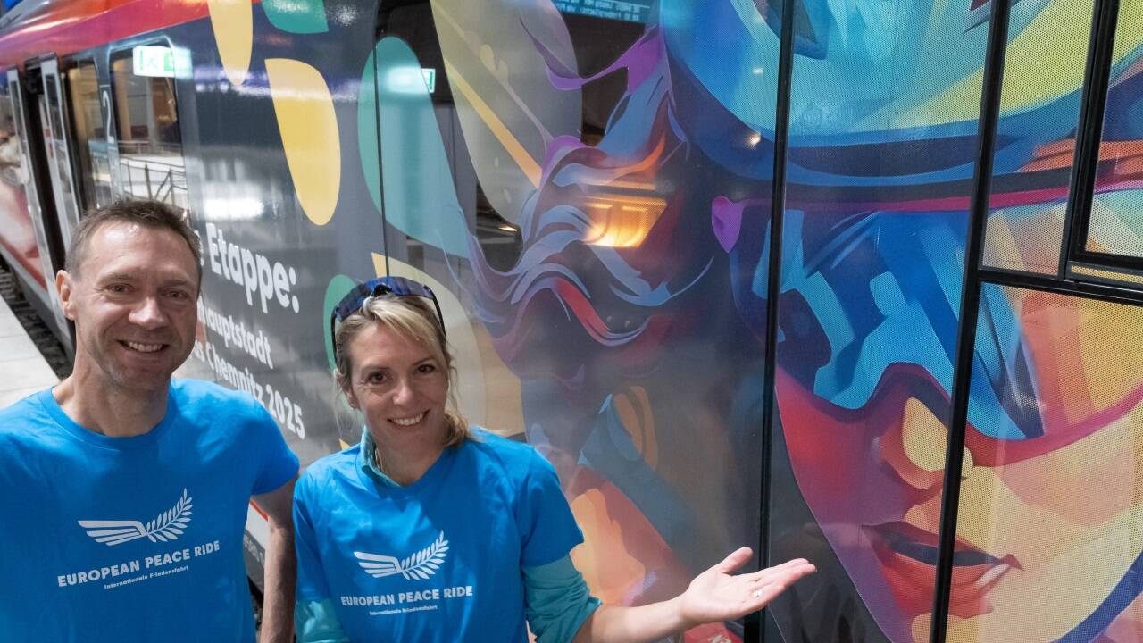 Prominente Gäste in Bad Ischl beim European Peace Ride: Ex-Profi Jens Voigt und Weltmeisterin Hanka Kupfernagel. Prominente Gäste in Bad Ischl beim European Peace Ride: Ex-Profi Jens Voigt und Weltmeisterin Hanka Kupfernagel.