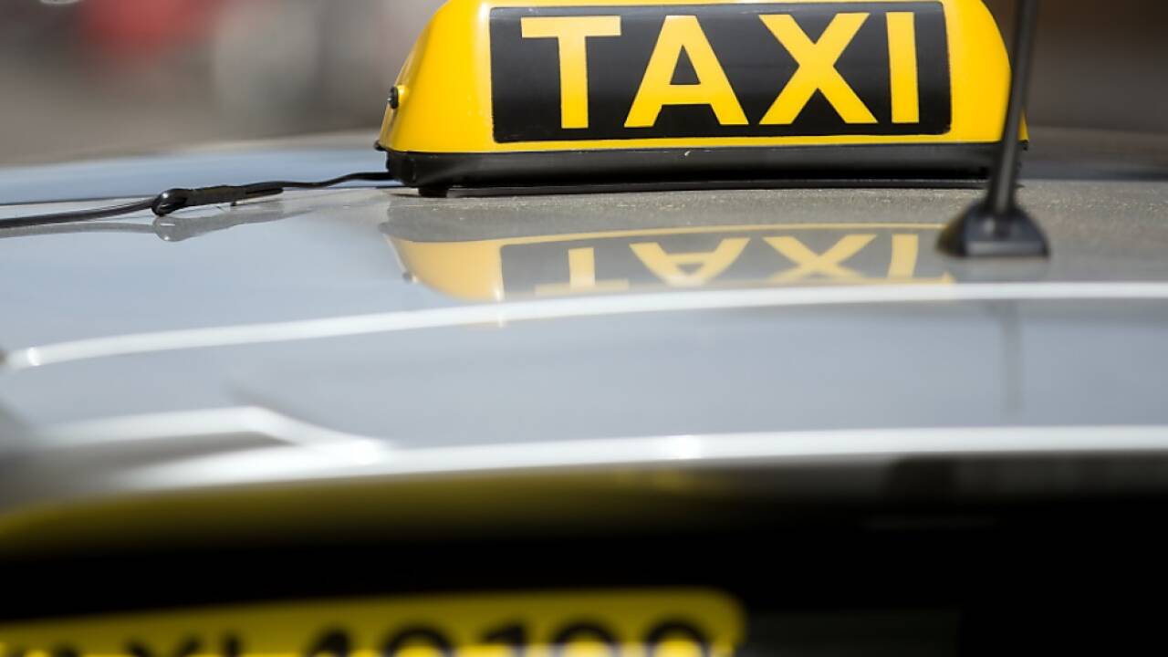 Die Stadt Wien erlaubt ab 2025 als Taxis nur noch Fahrzeuge, die im Betrieb kein CO<Tiefstellen>2</Tiefstellen> ausstoßen. 