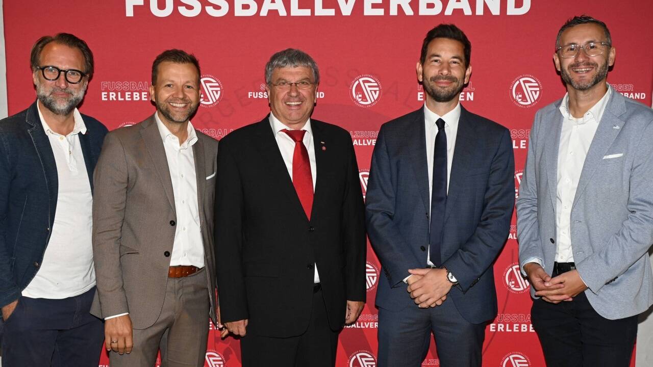 Die neue Verbandsspitze: Schriftführer Robert Pfoser, Vizepräsident Toni Feldinger, Präsident Wolfgang Zingerle, Vizepräsident Michael Gruber und Finanzreferent Thomas Maierhofer (v.l.). 