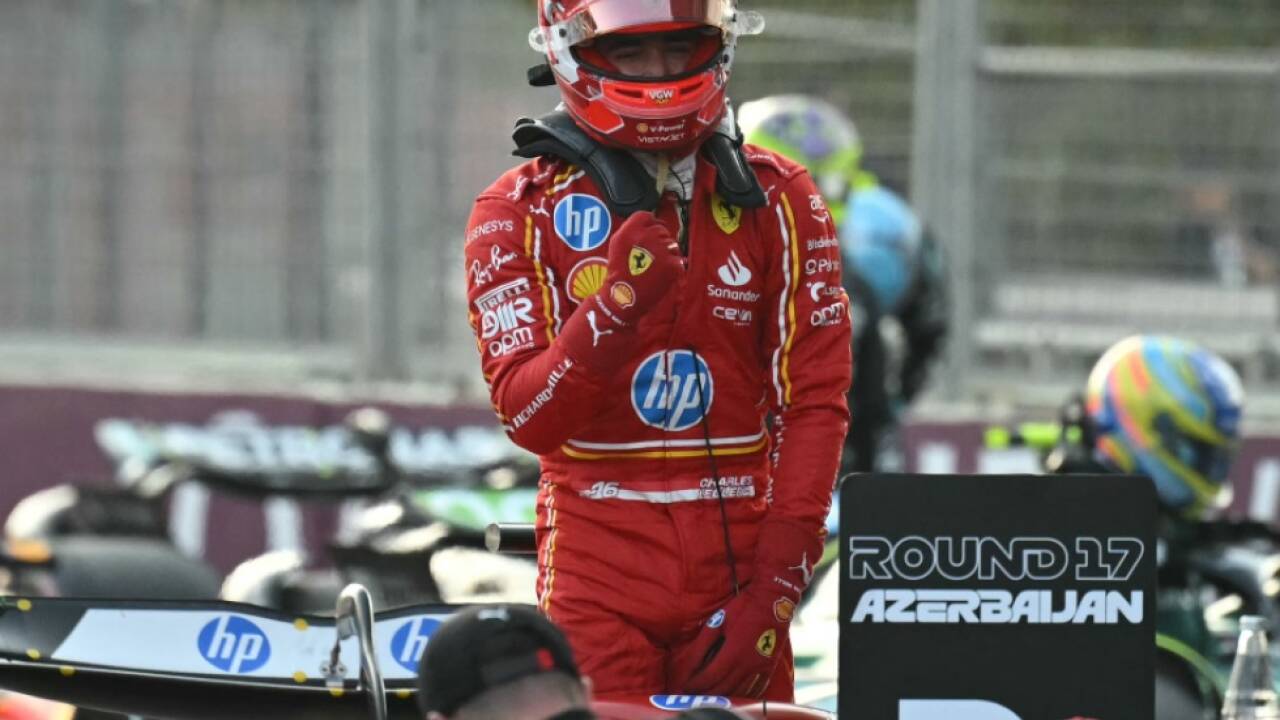 Leclerc jubelte in Baku  Leclerc jubelte in Baku