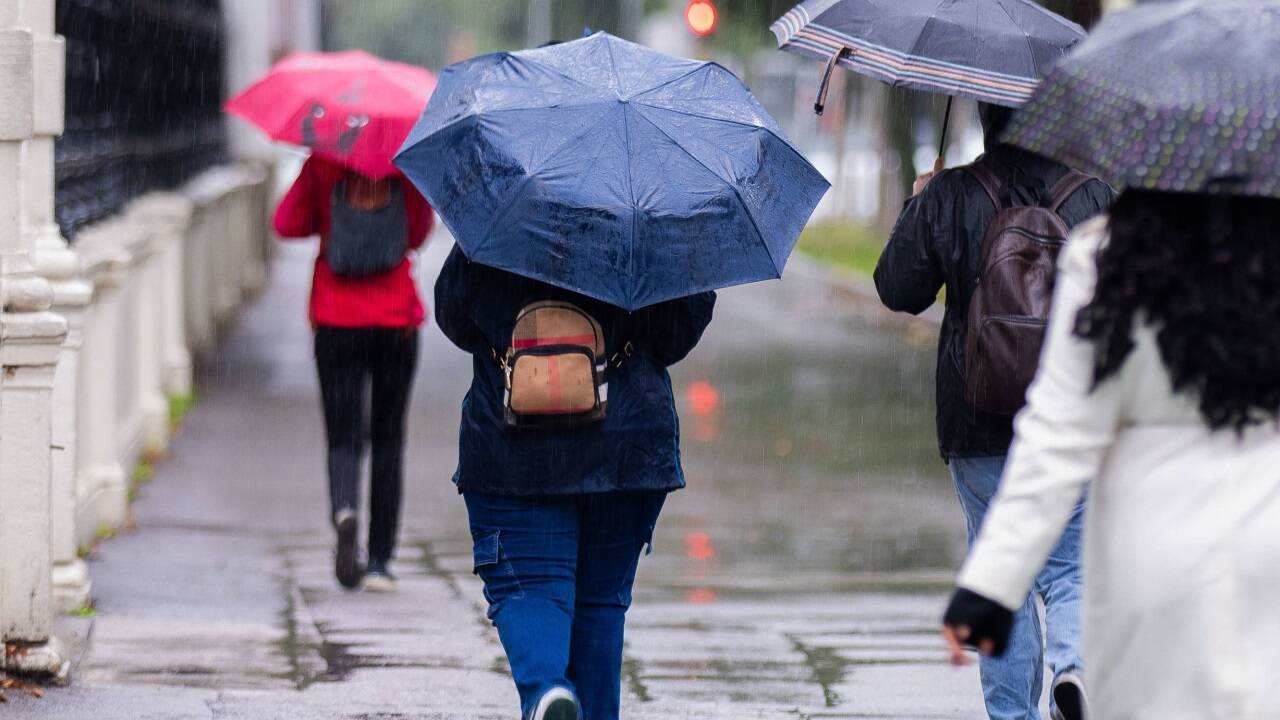 Der Regenschirm ist nicht so schnell ins Eck zu stellen.  
