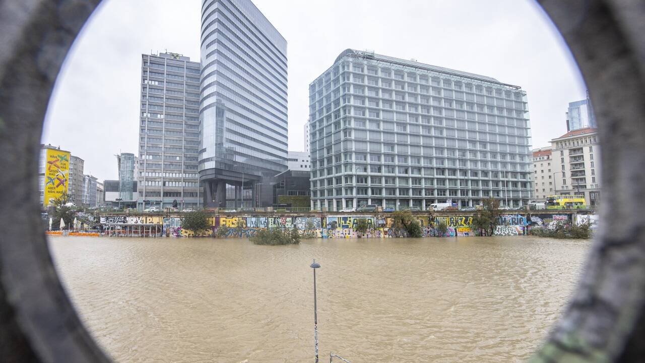 Die Situation am Donaukanal in Wien.  