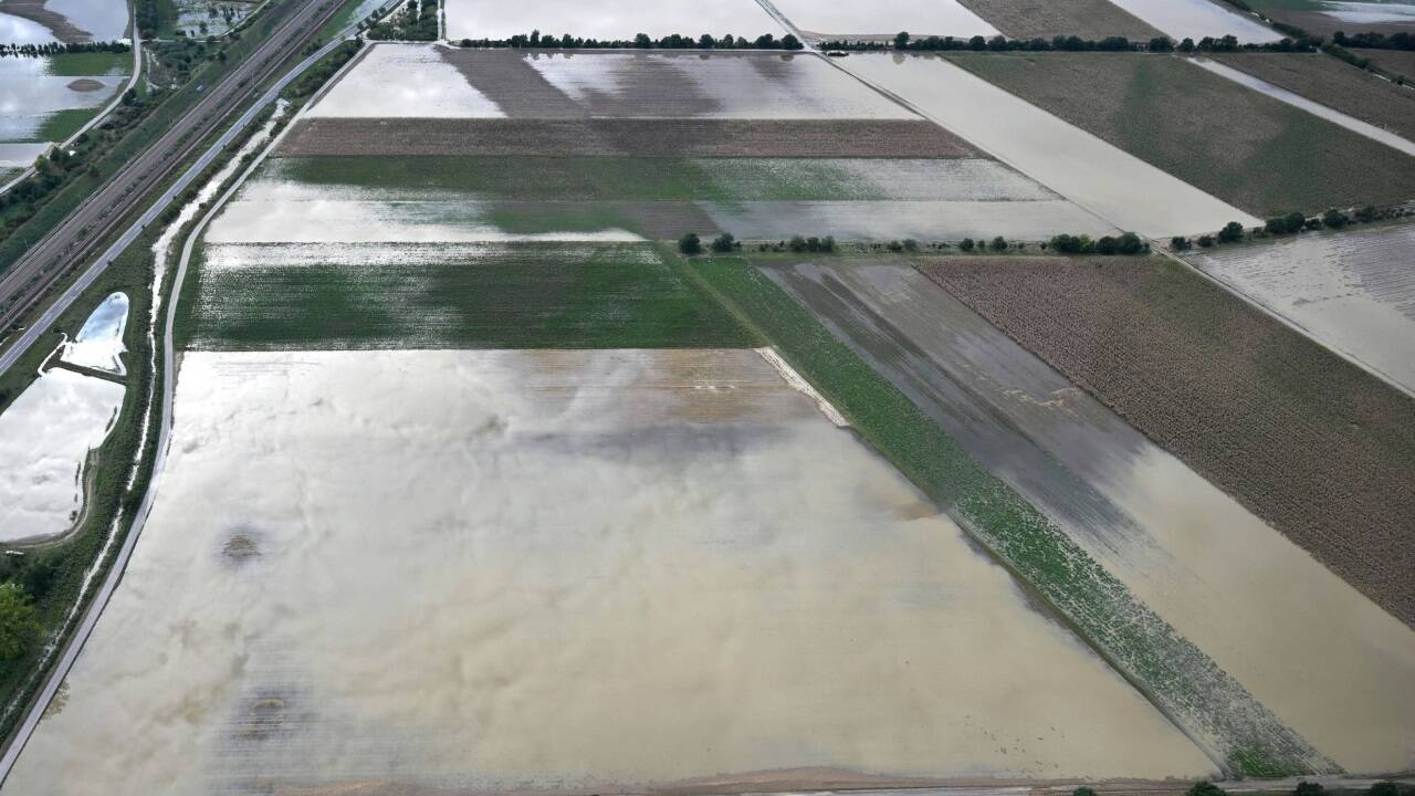 Luftaufnahmen vom Dienstag zeigen die Überschwemmungen im Tullnerfeld.  Luftaufnahmen vom Dienstag zeigen die Überschwemmungen im Tullnerfeld.