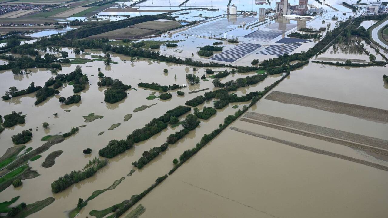 Luftaufnahmen vom Dienstag zeigen die Überschwemmungen im Tullnerfeld.  Luftaufnahmen vom Dienstag zeigen die Überschwemmungen im Tullnerfeld.