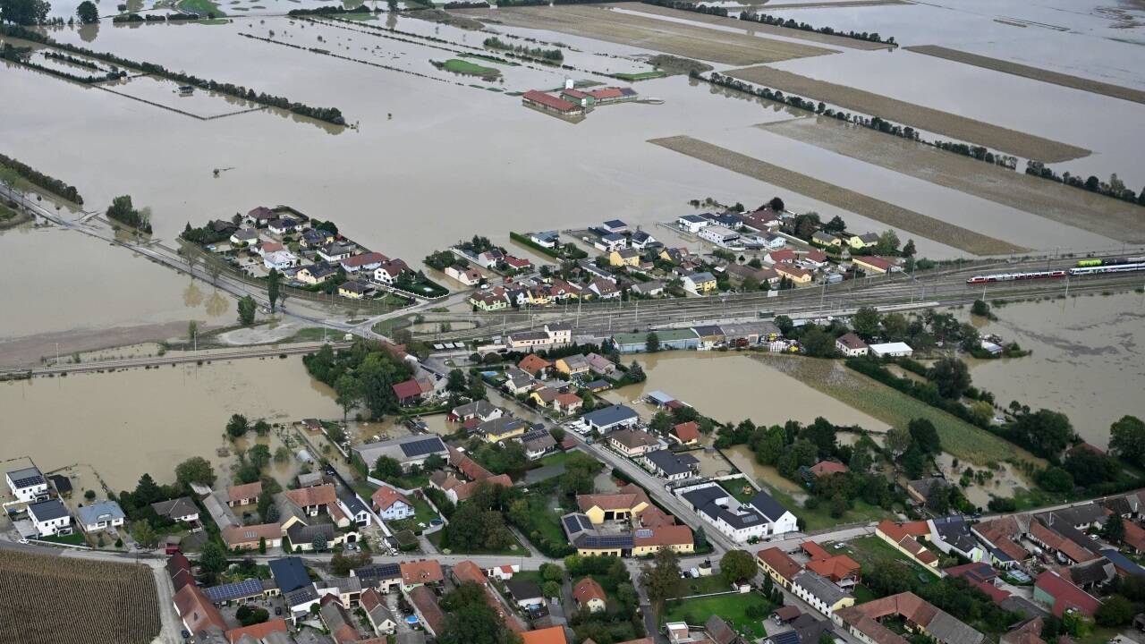Luftaufnahmen vom Dienstag zeigen die Überschwemmungen im Tullnerfeld.  Luftaufnahmen vom Dienstag zeigen die Überschwemmungen im Tullnerfeld.