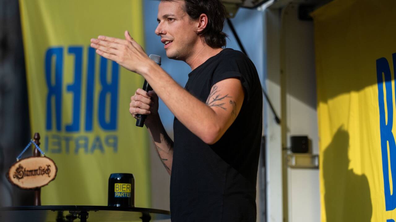 Die Bierpartei war auf Österreich-Tour. 