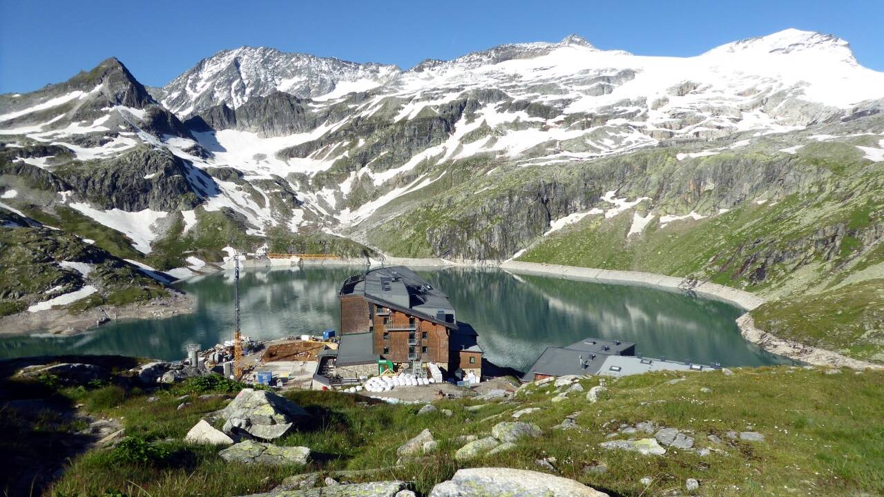 Der Weißsee und die Rudolfshütte mit dem Dreigestirn Fürleg, Sonnblick und Granatspitze (von rechts/Juli 2020). Der Weißsee und die Rudolfshütte mit dem Dreigestirn Fürleg, Sonnblick und Granatspitze (von rechts/Juli 2020).