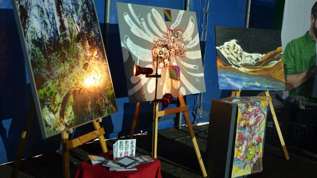 Kunst spielte bei der Messe freilich auch eine große Rolle.  