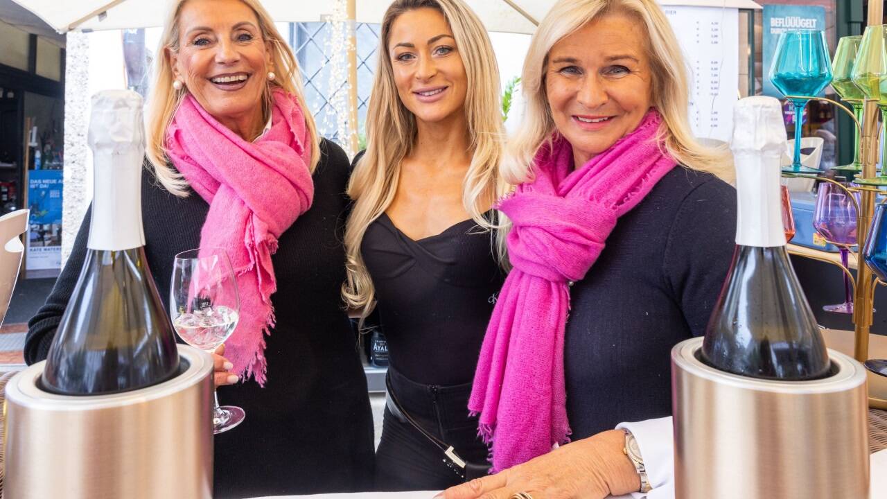 Mit oder ohne Schal ... Vio Spreitzer, Pia Niedermeier und Brigitte Ebetshuber-Laber. 